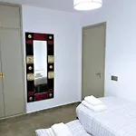 Apartamento Céntrico A 50m De La Playa, Puerto Y Paseo Marítimo En Roses, ¡totalmente Reformado! - Es-258-88 *