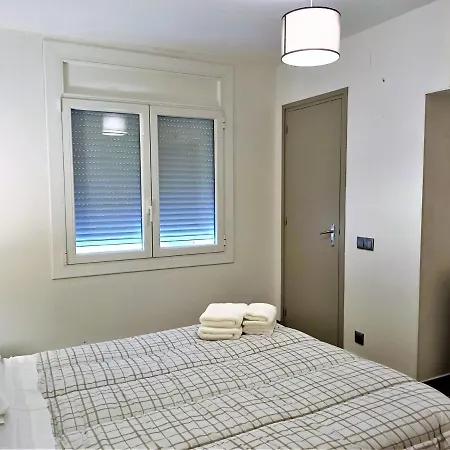 Centrico A 50m De La Playa, Puerto Y Paseo Maritimo En Roses, ¡totalmente Reformado! - Es-258-88 *