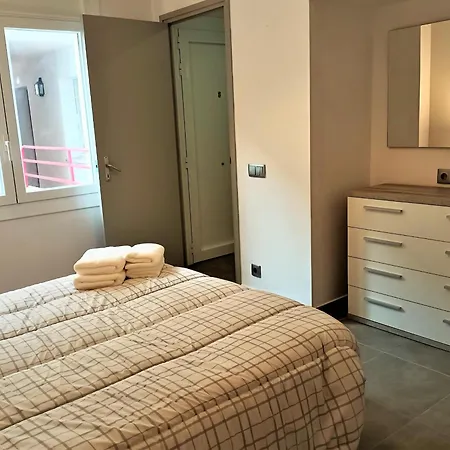 Centrico A 50m De La Playa, Puerto Y Paseo Maritimo En Roses, ¡totalmente Reformado! - Es-258-88 * Roses