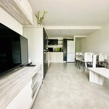 Apartamento Céntrico A 50m De La Playa, Puerto Y Paseo Marítimo En Roses, ¡totalmente Reformado! - Es-258-88